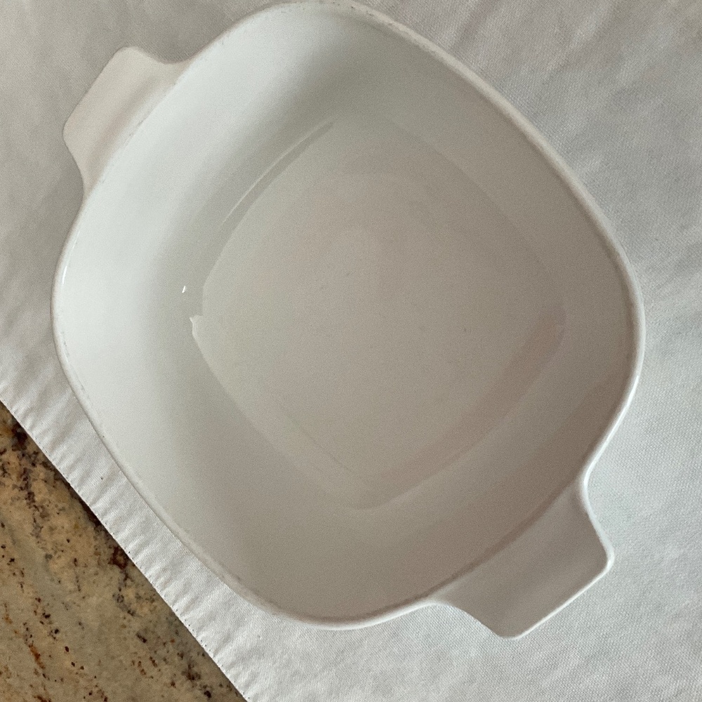 Cornflower Corning. 1 1/2 Qt. With lid. Rare find. No chips, cracks or stains - Picture 2 of 5
